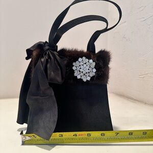 Elegant Black Fur-Trimmed Handbag Busom Buddy Bag